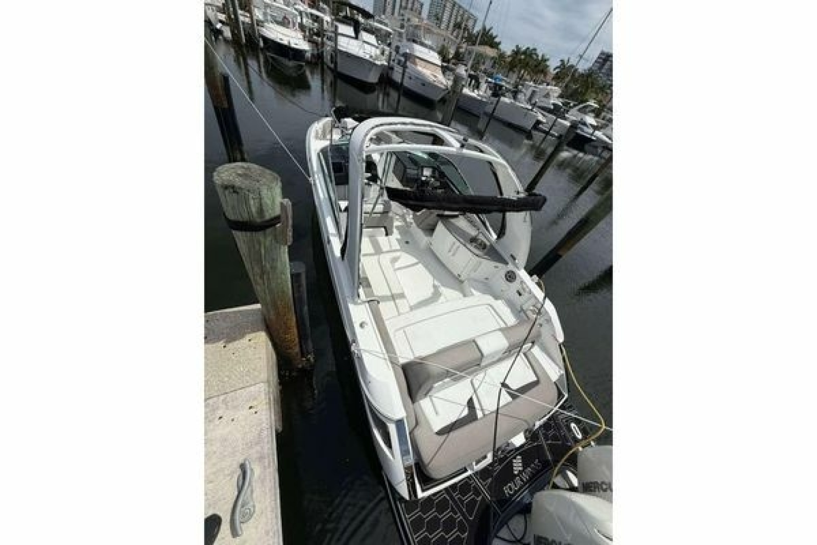2022 Four Winns H290 OB