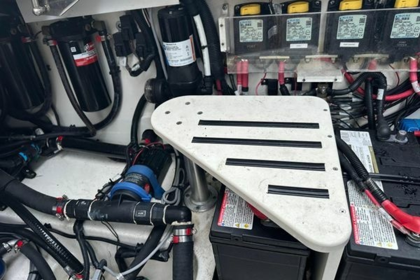 2020 Boston Whaler 420 Outrage