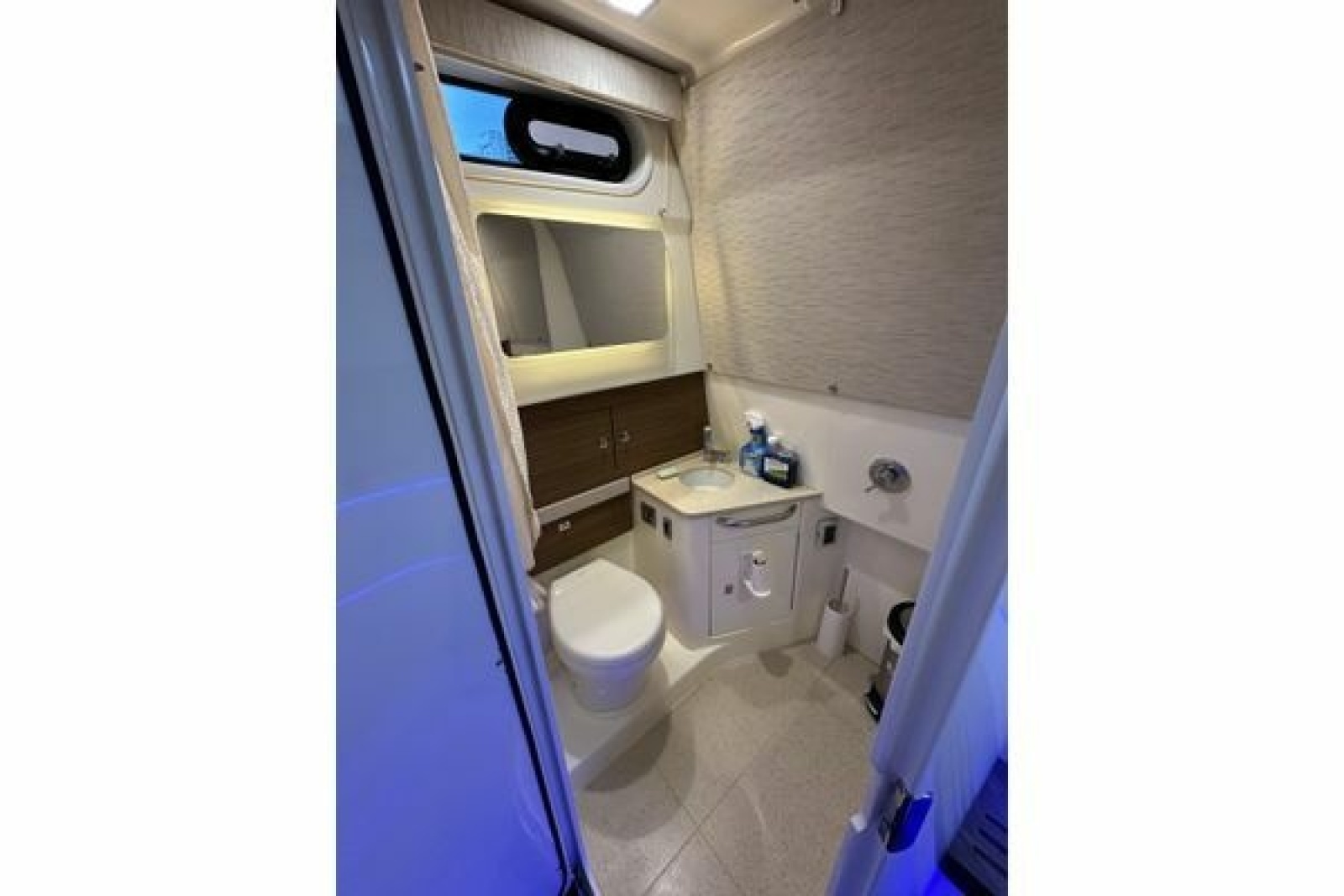 2020 Boston Whaler 420 Outrage