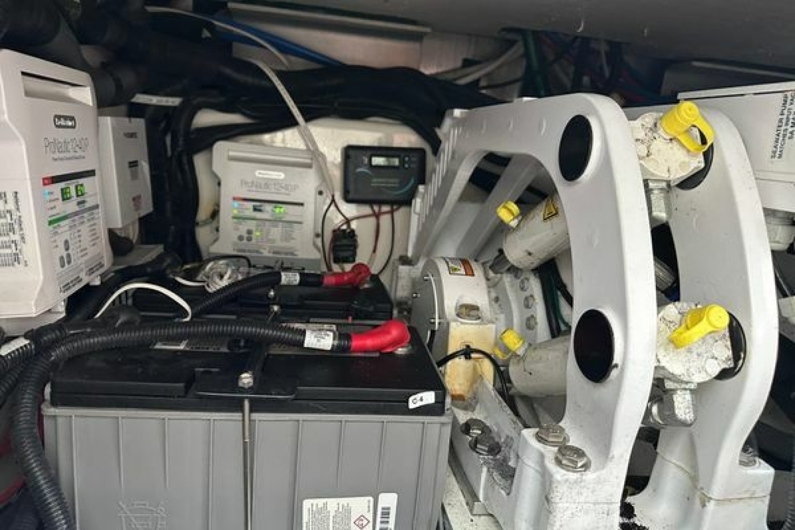 2020 Boston Whaler 420 Outrage