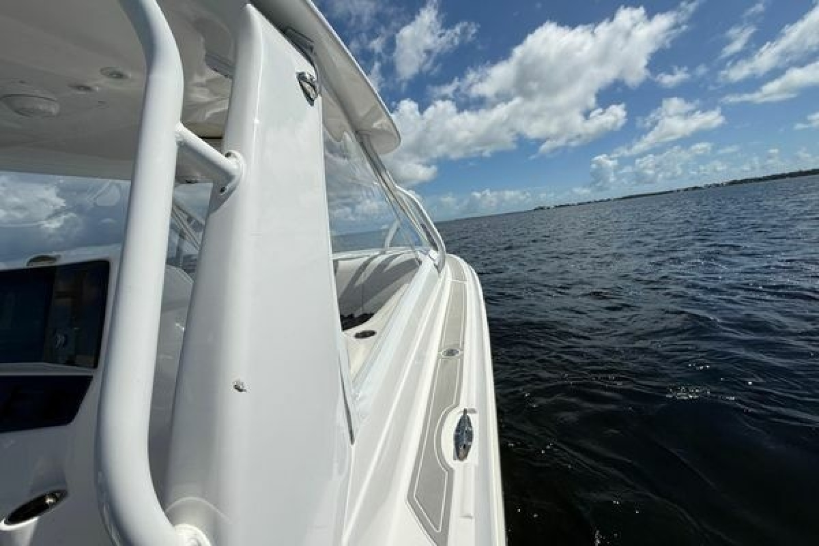2010 Hydra-Sports Vector 3500 VX