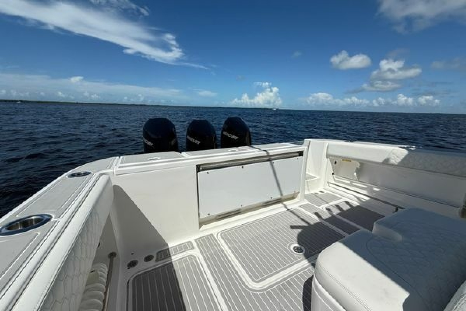 2010 Hydra-Sports Vector 3500 VX