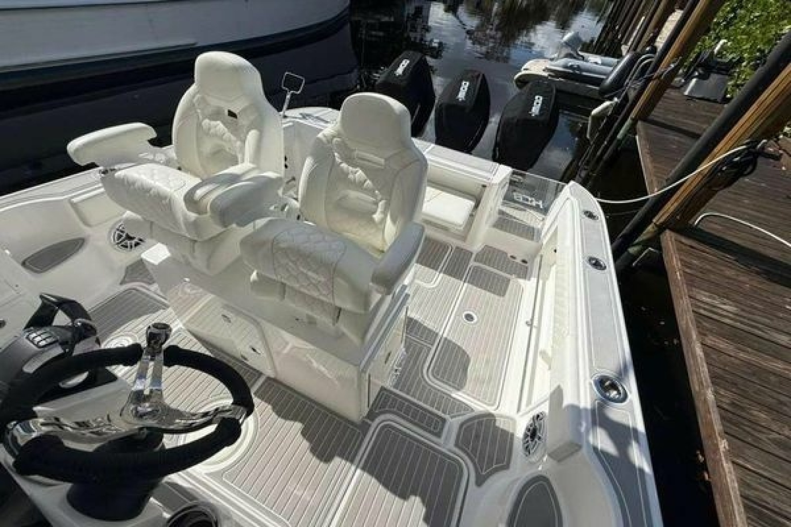 2010 Hydra-Sports Vector 3500 VX