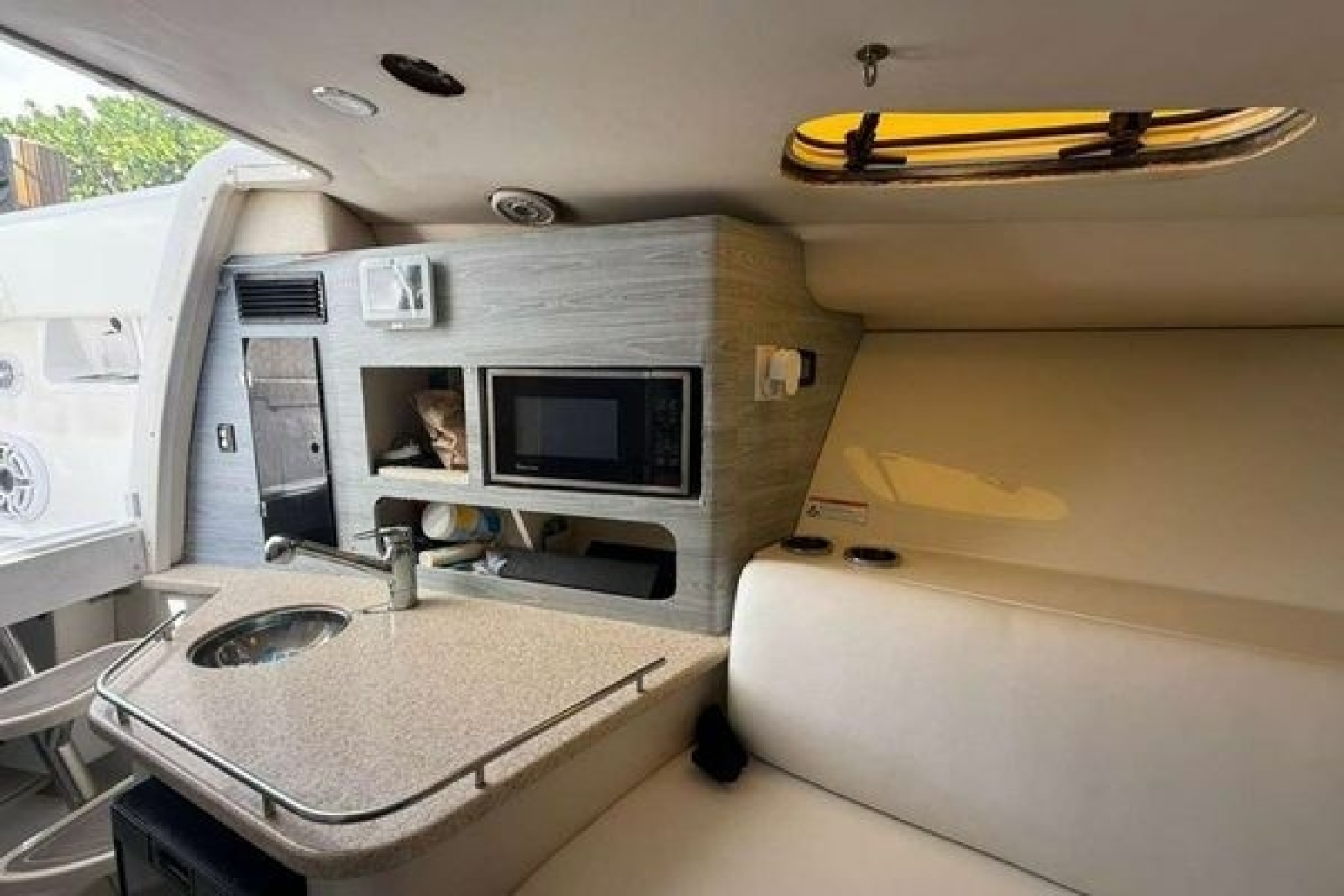 2010 Hydra-Sports Vector 3500 VX