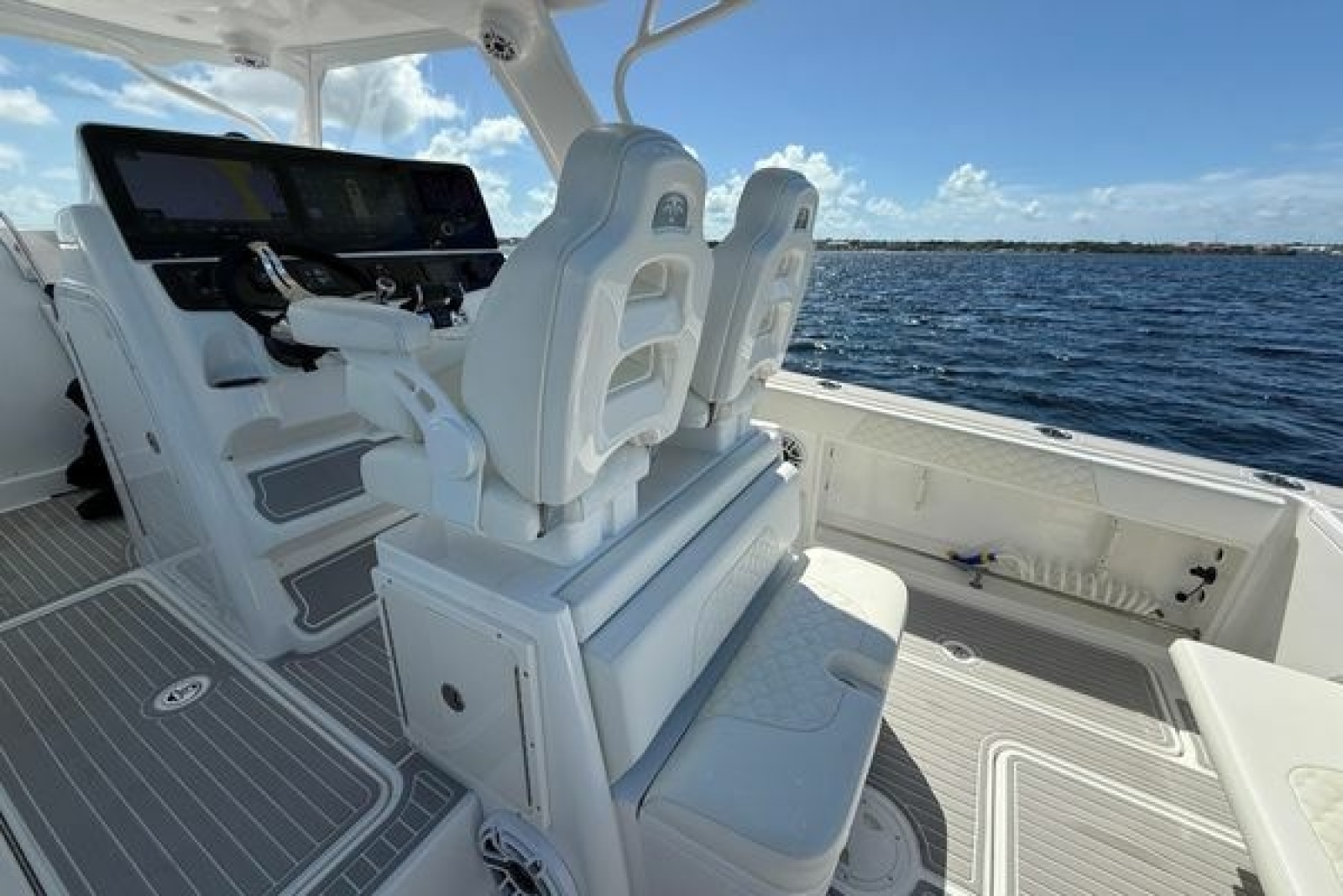 2010 Hydra-Sports Vector 3500 VX