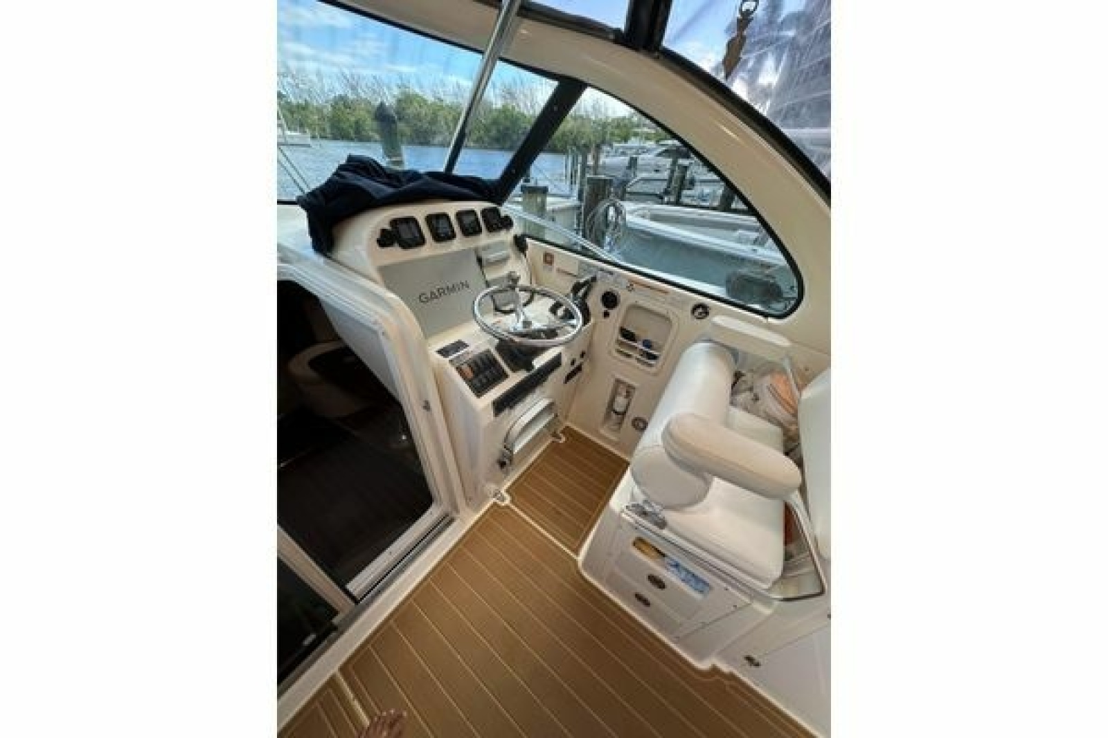 2008 Pursuit OS 335 Offshore