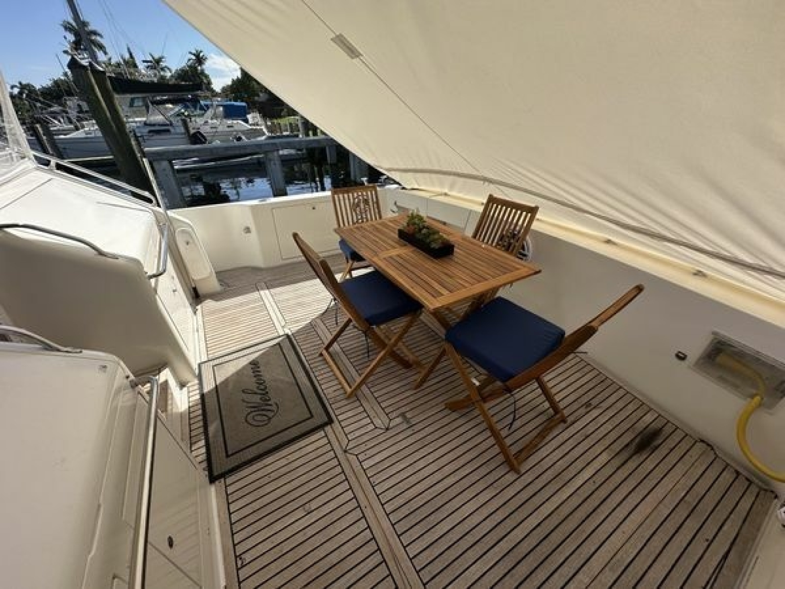 1999 Uniesse 57 Open