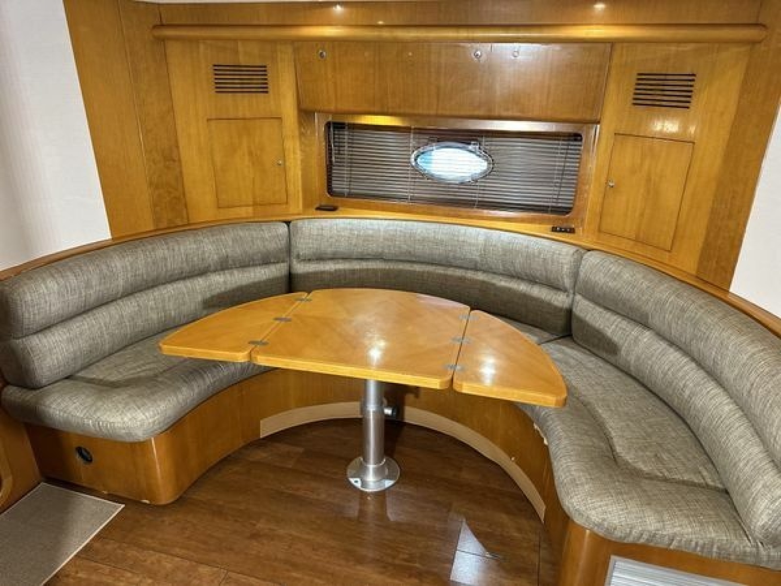 1999 Uniesse 57 Open