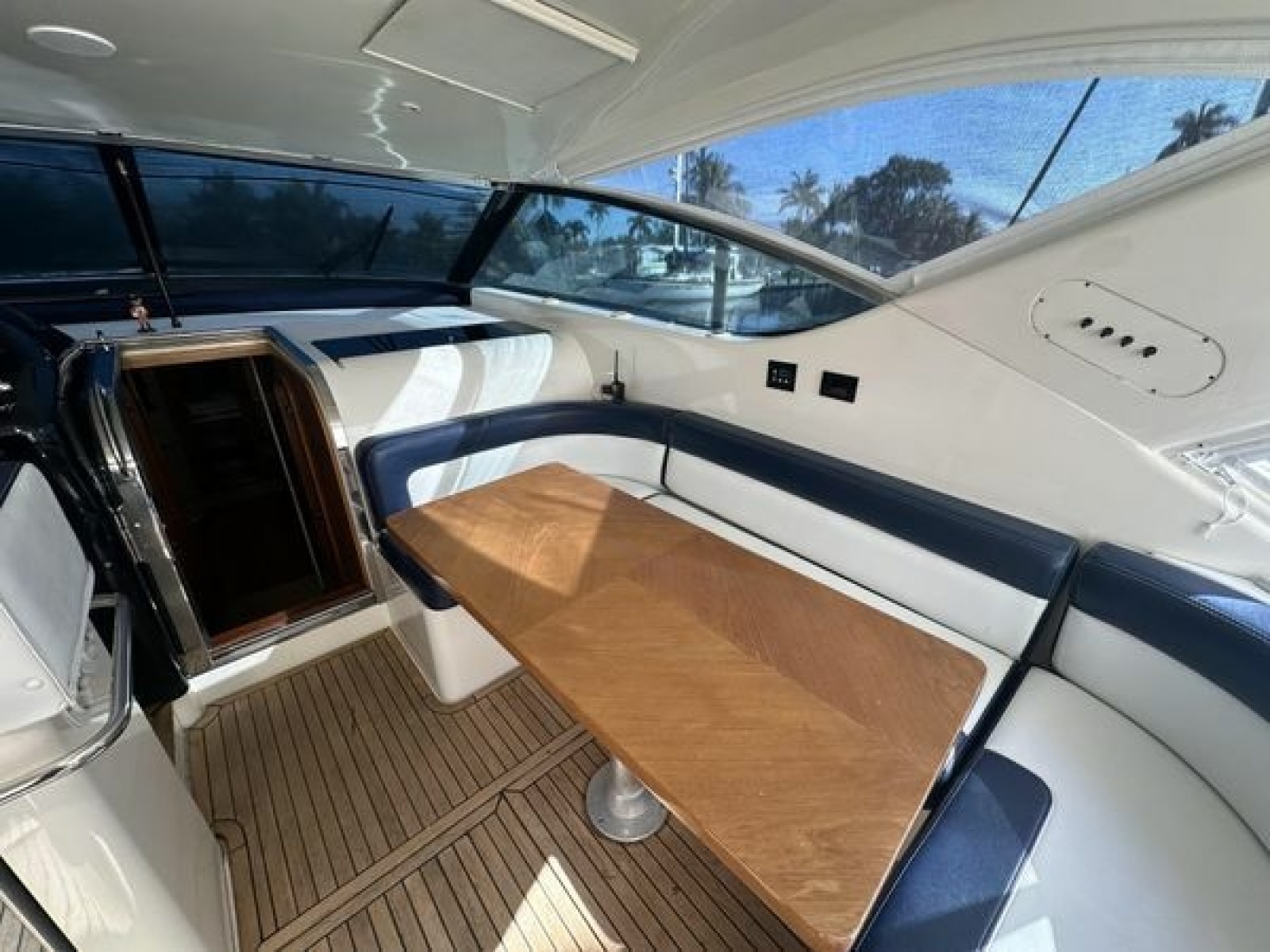 1999 Uniesse 57 Open