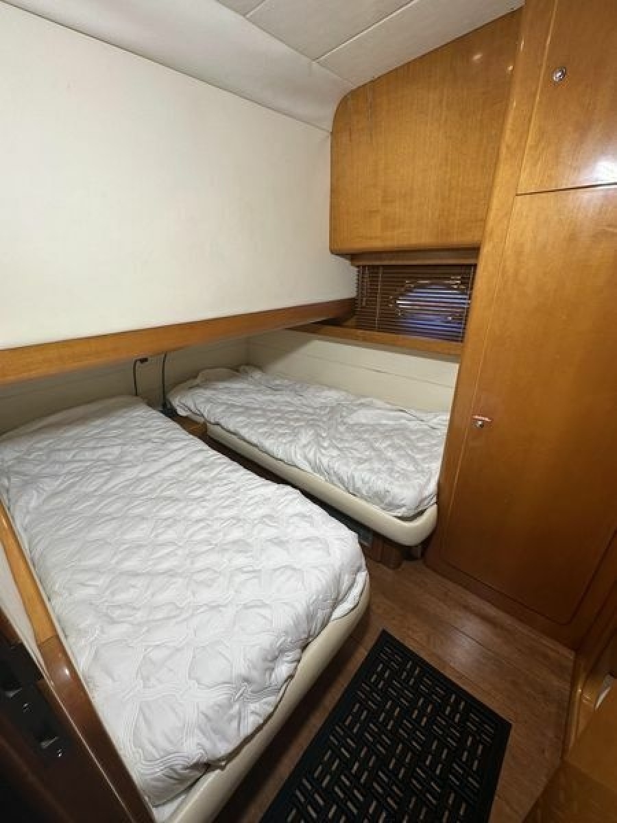 1999 Uniesse 57 Open