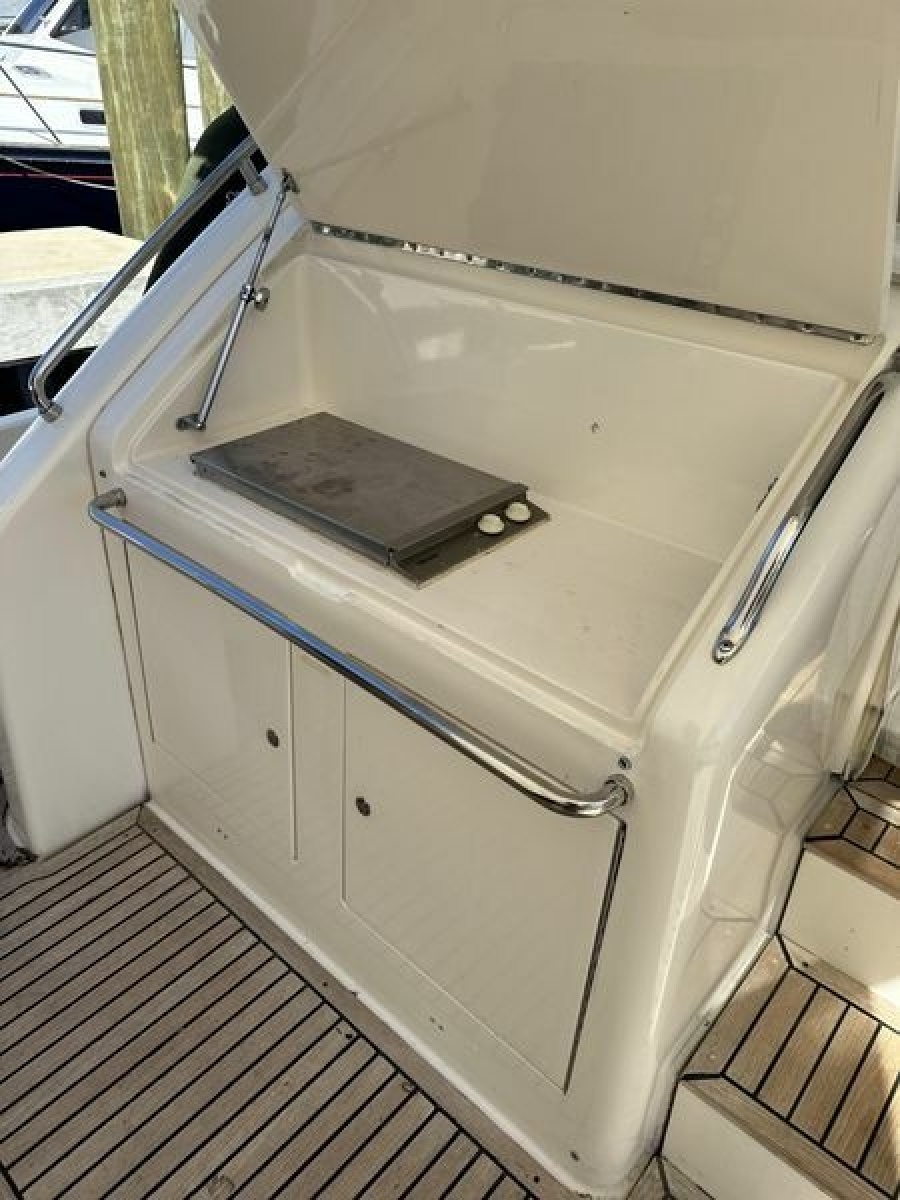 1999 Uniesse 57 Open