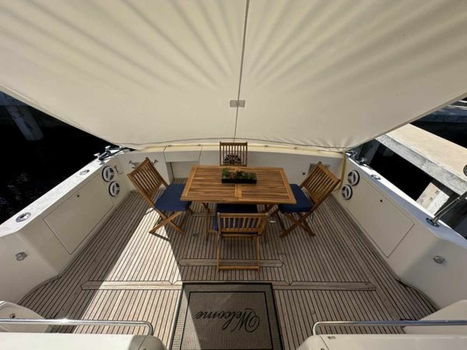 1999 Uniesse 57 Open