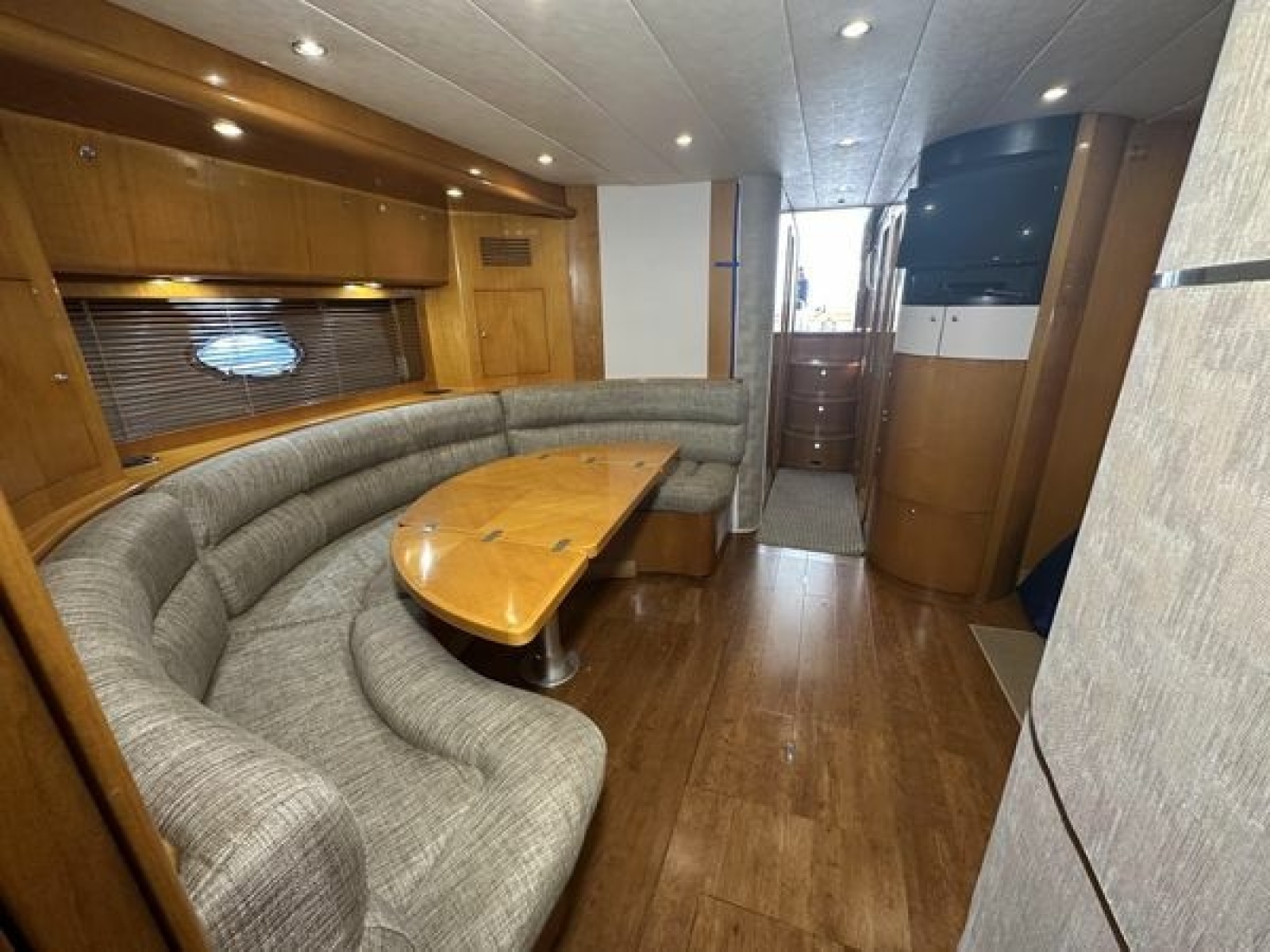 1999 Uniesse 57 Open
