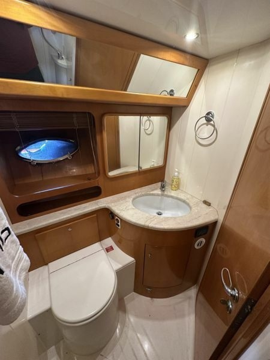 1999 Uniesse 57 Open