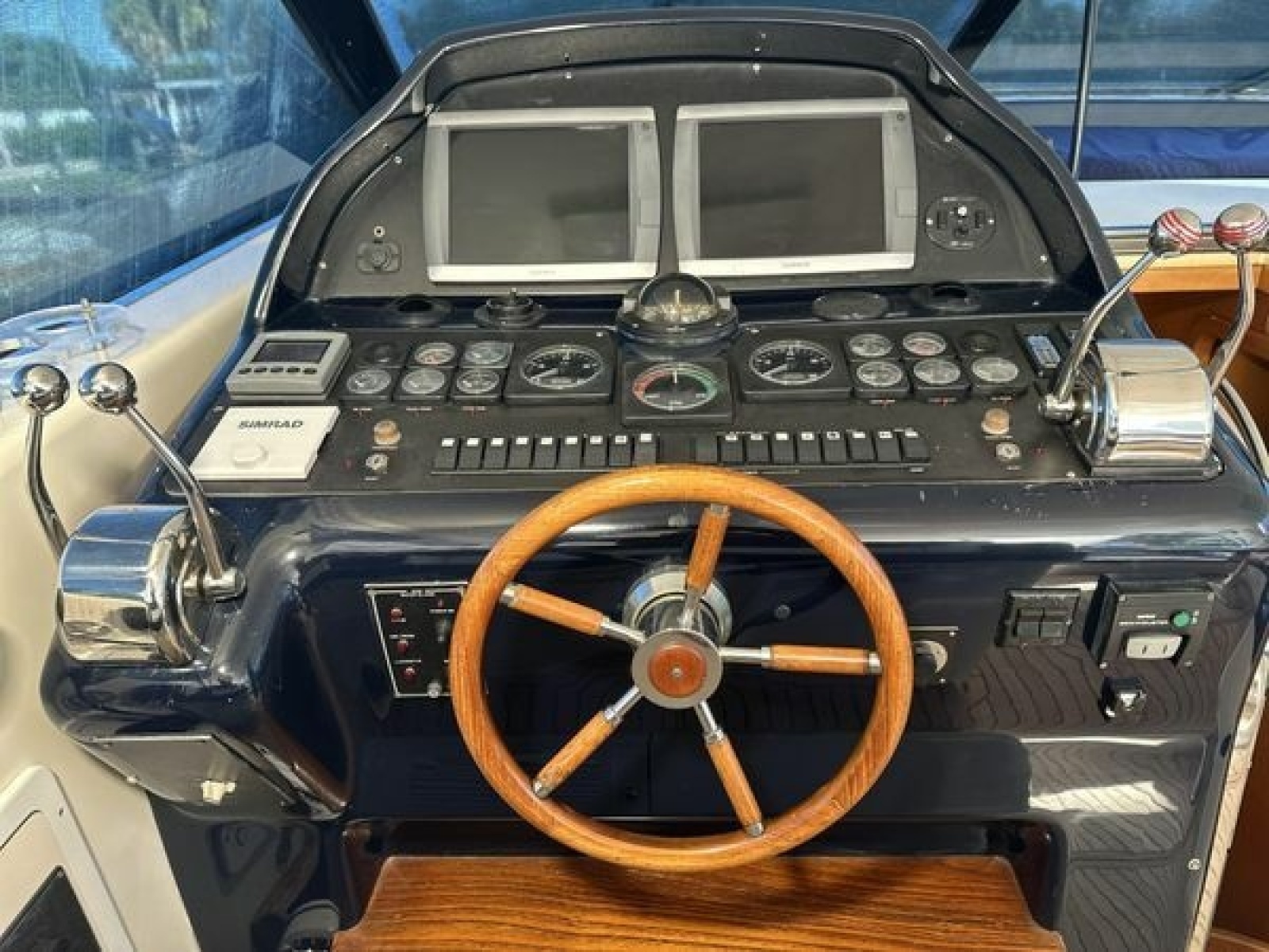 1999 Uniesse 57 Open