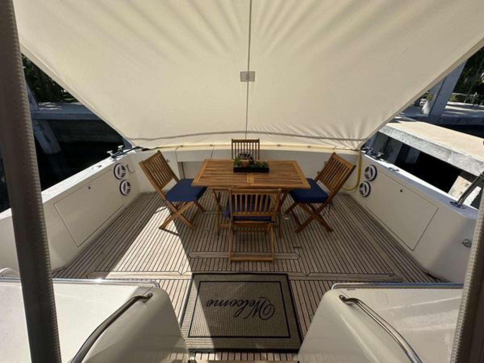 1999 Uniesse 57 Open