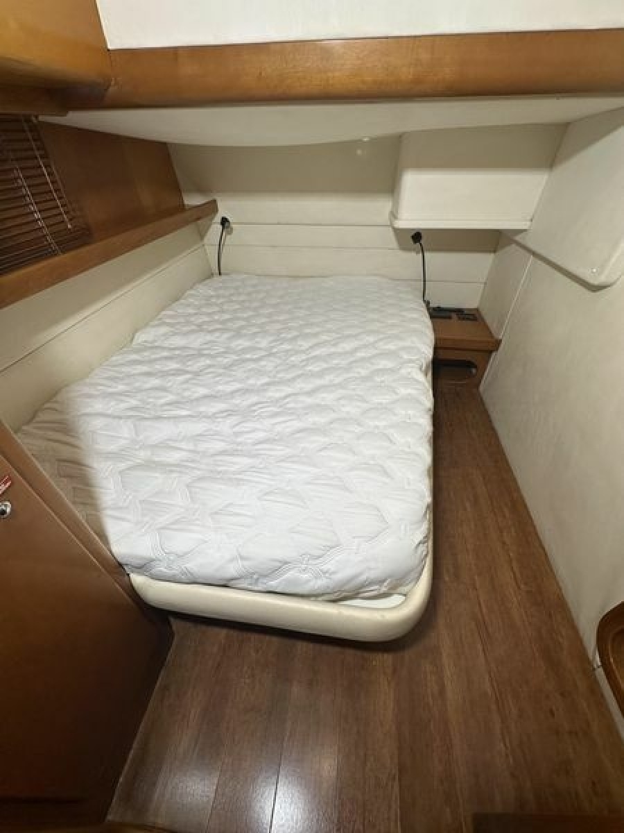 1999 Uniesse 57 Open