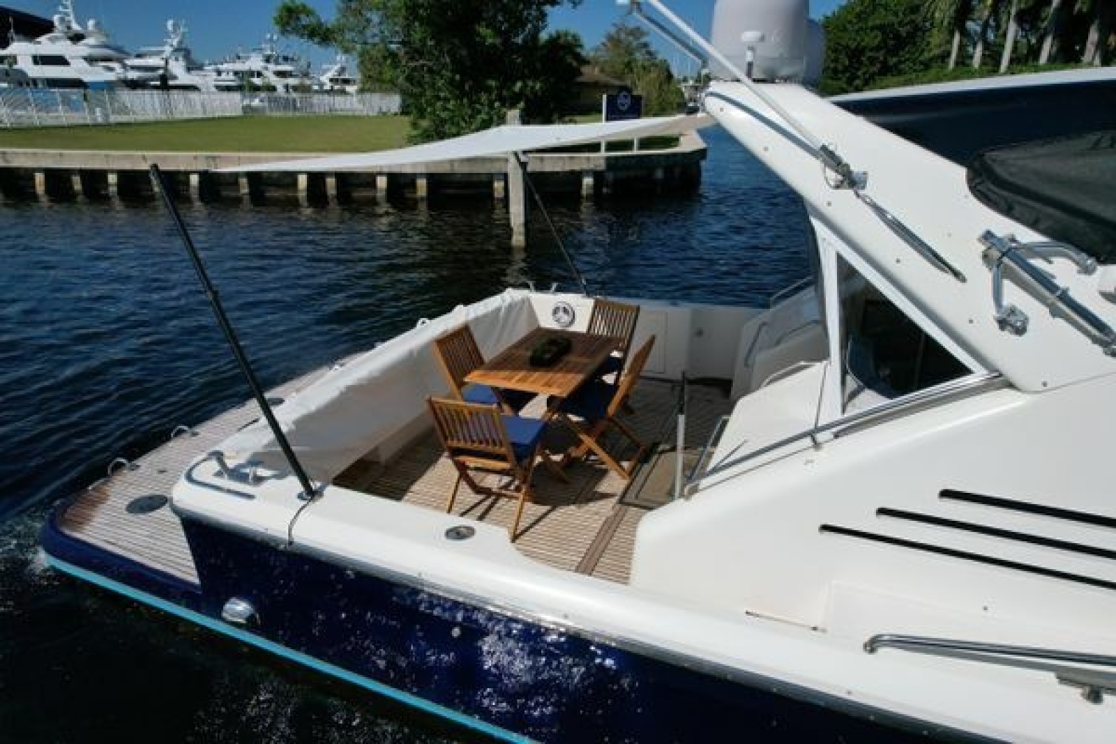 1999 Uniesse 57 Open