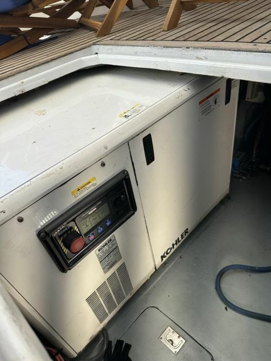 1999 Uniesse 57 Open