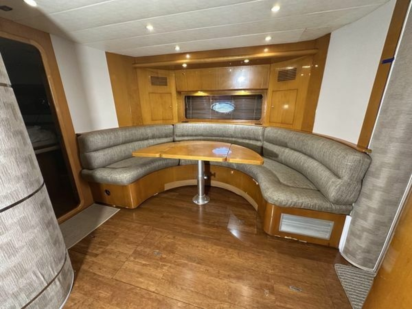 1999 Uniesse 57 Open