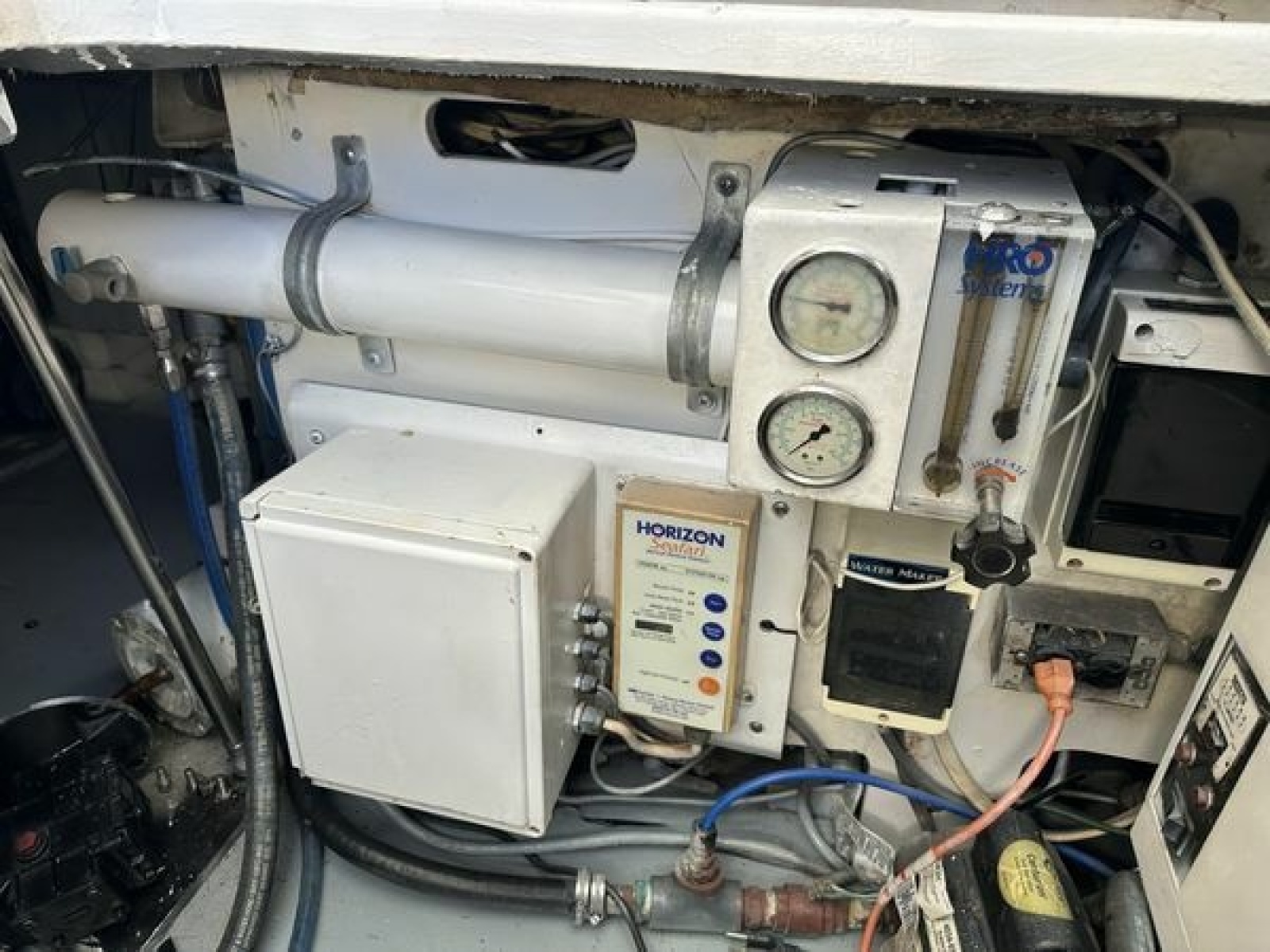 1999 Uniesse 57 Open