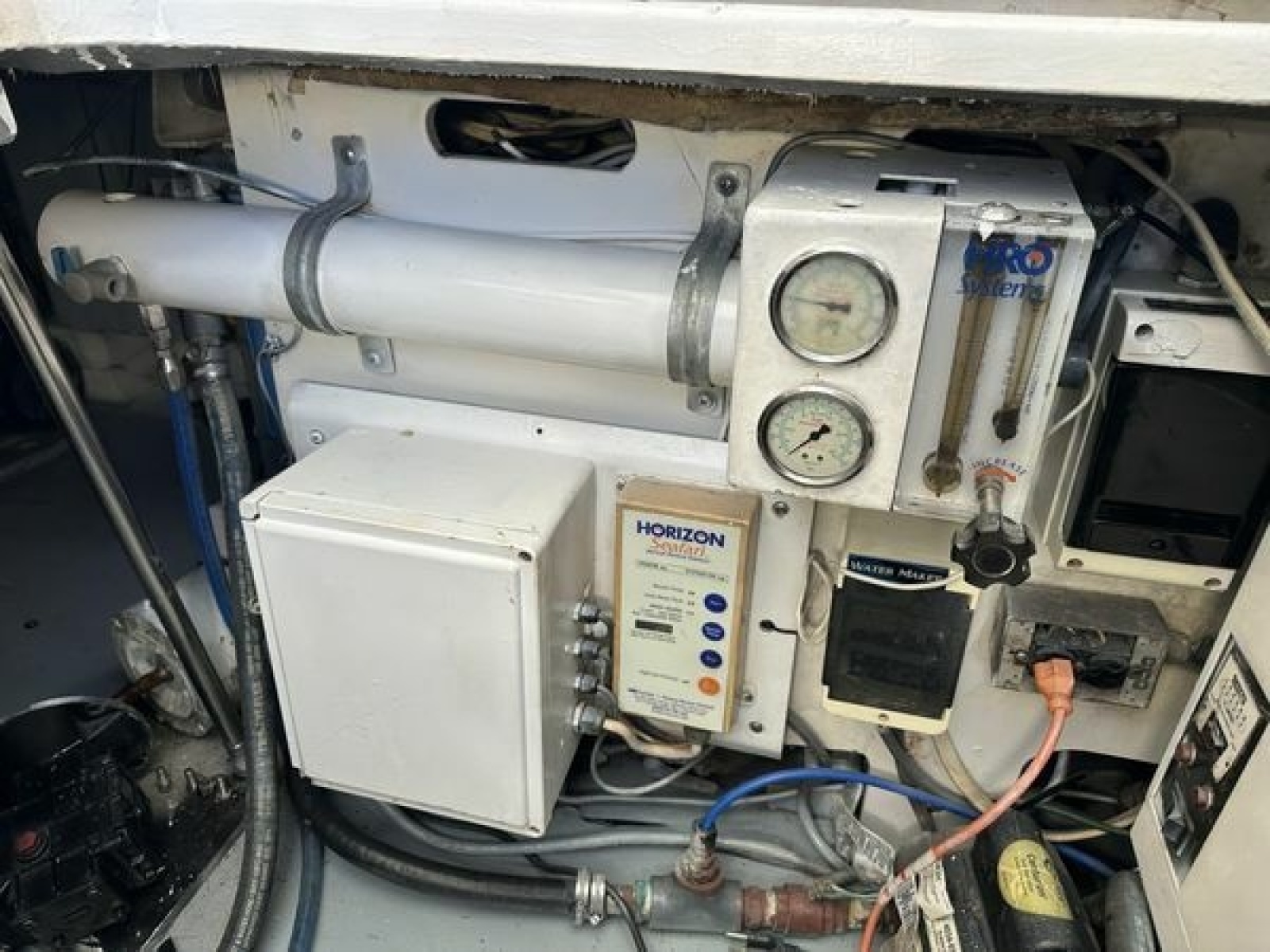1999 Uniesse 57 Open