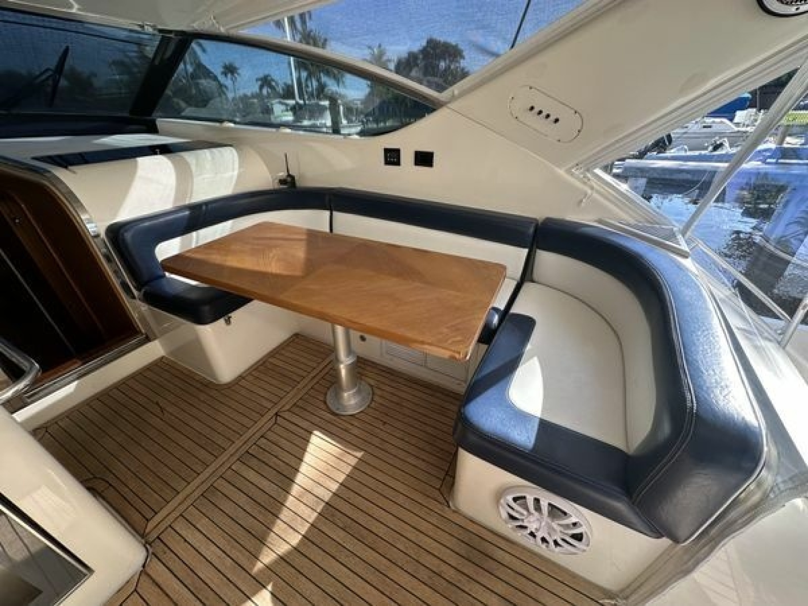 1999 Uniesse 57 Open