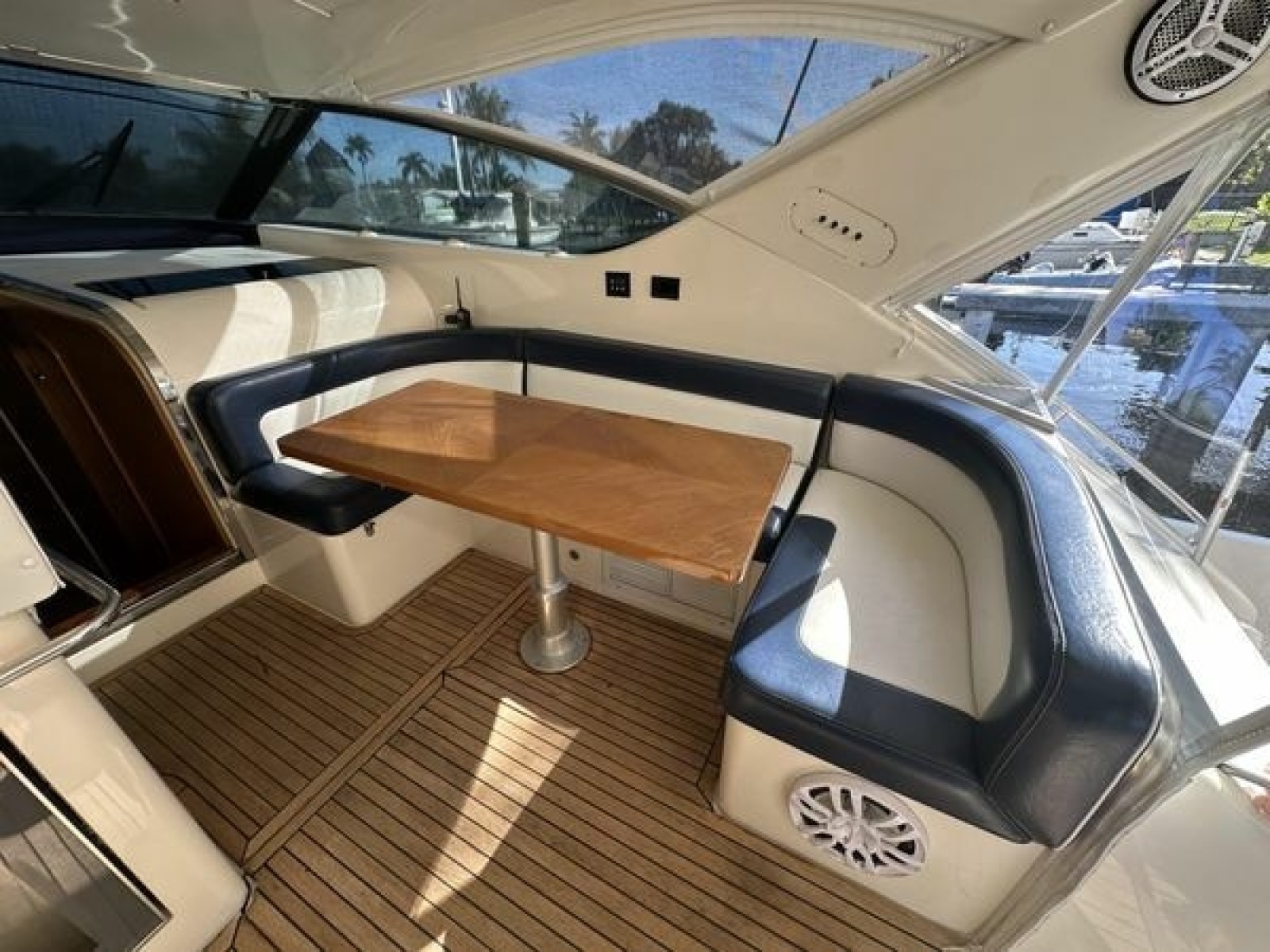 1999 Uniesse 57 Open