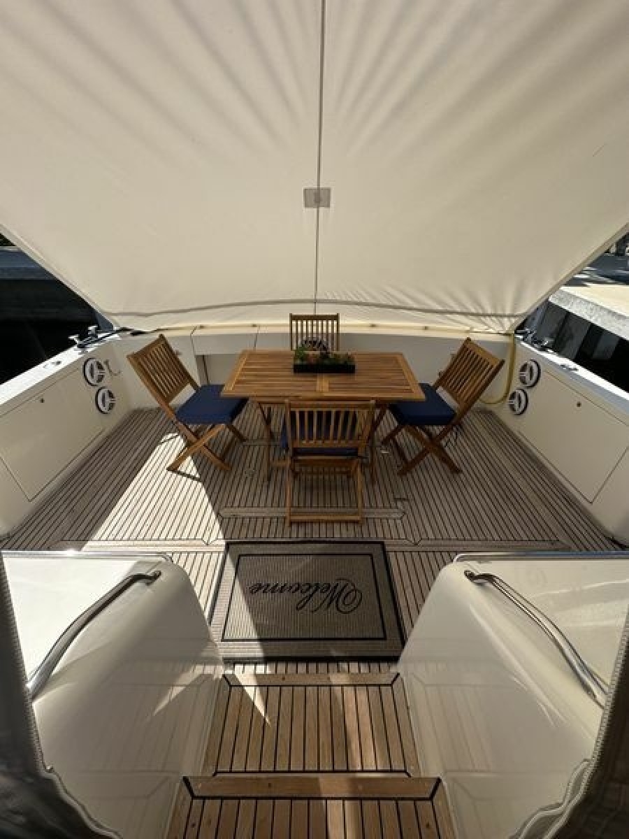 1999 Uniesse 57 Open
