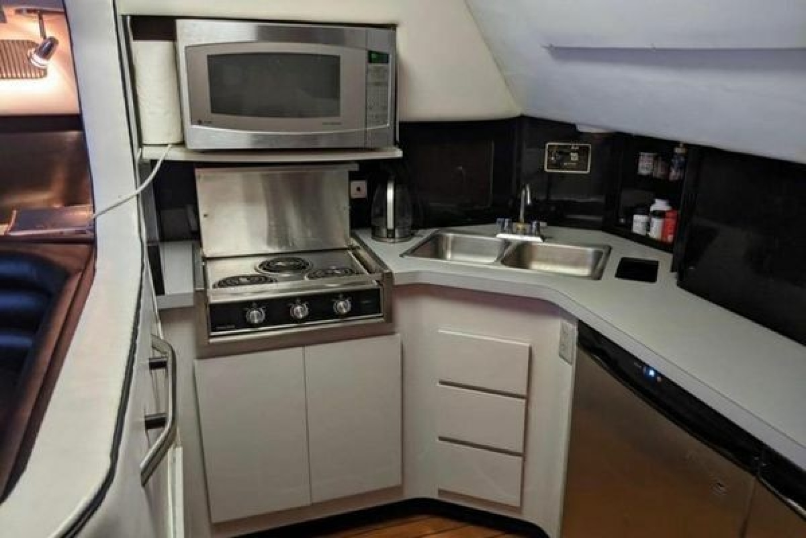 1988 Sea Ray 460 Sundancer