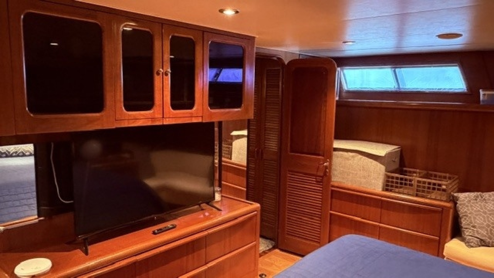 1990 Viking 55 Motor Yacht