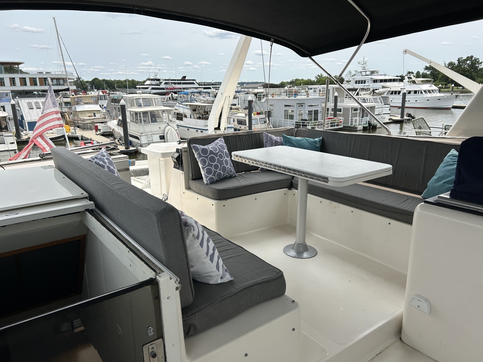 1990 Viking 55 Motor Yacht