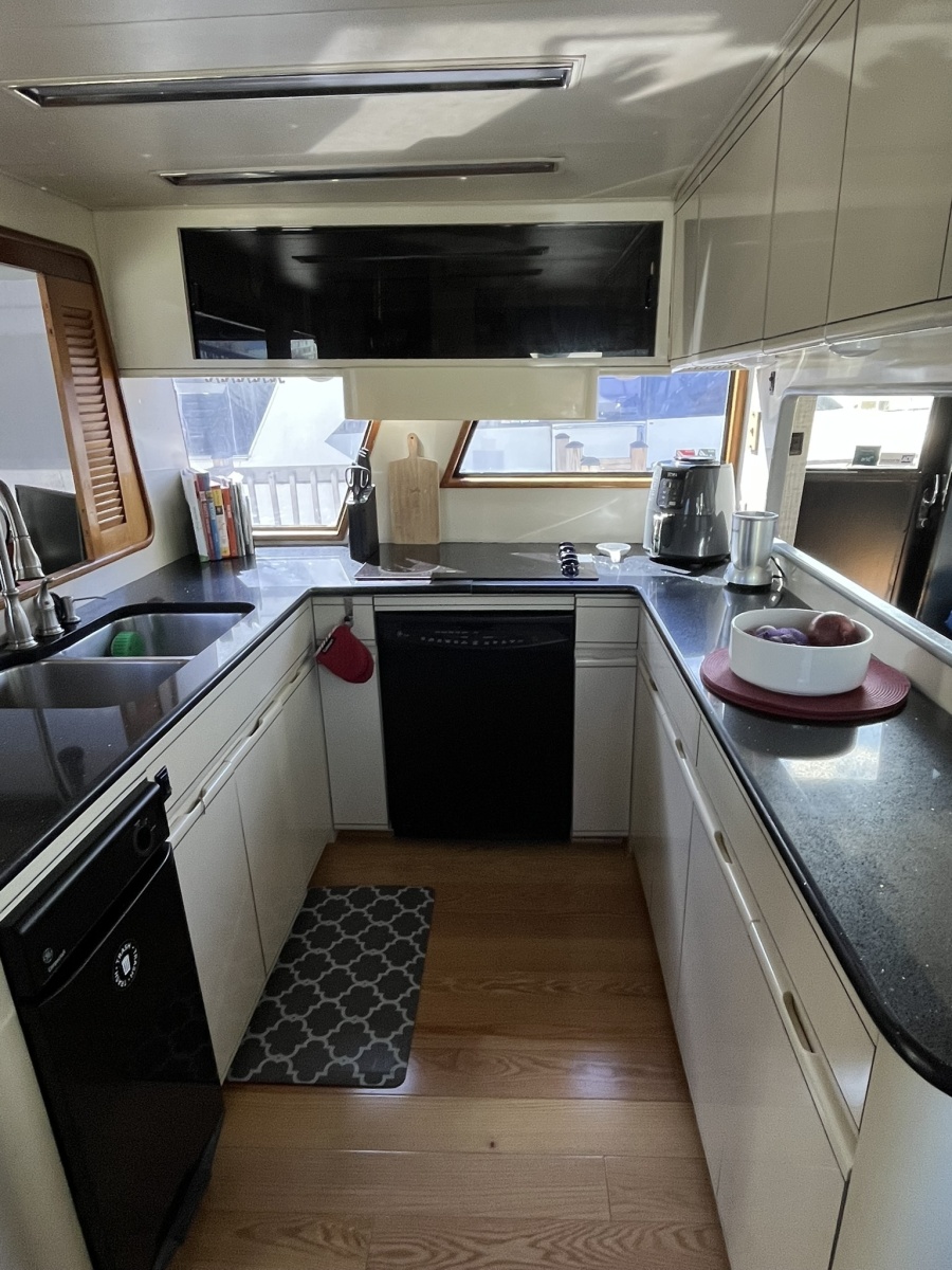 1990 Viking 55 Motor Yacht