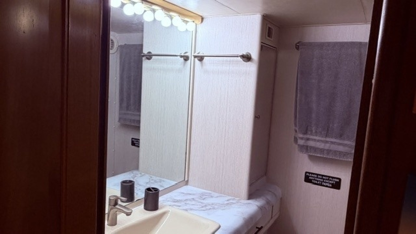 1990 Viking 55 Motor Yacht