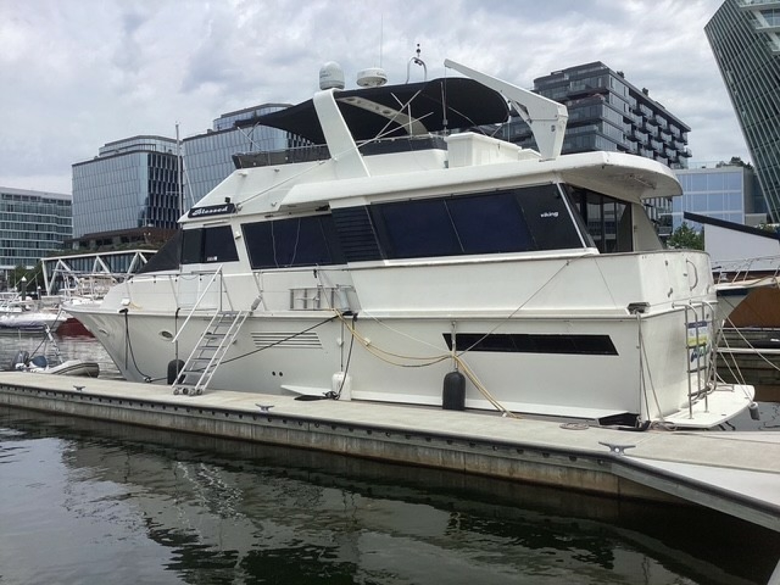 1990 Viking 55 Motor Yacht