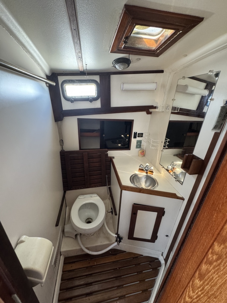 1989 Cape Dory 