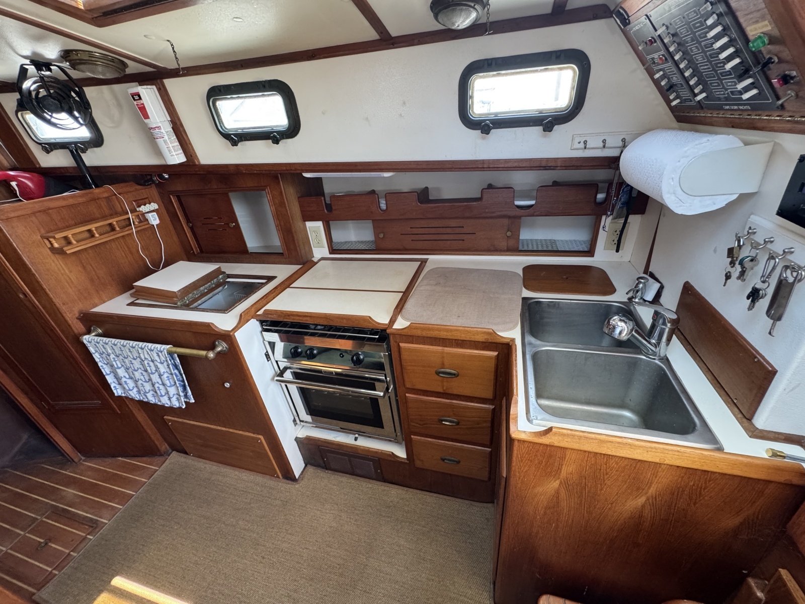 1989 Cape Dory 