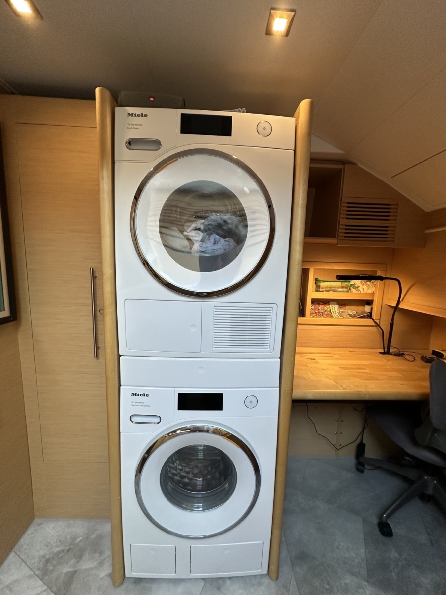2011 Beneteau Monte Carlo 47