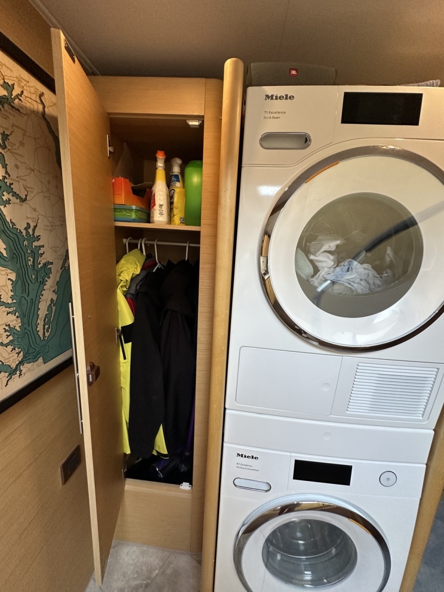 2011 Beneteau Monte Carlo 47
