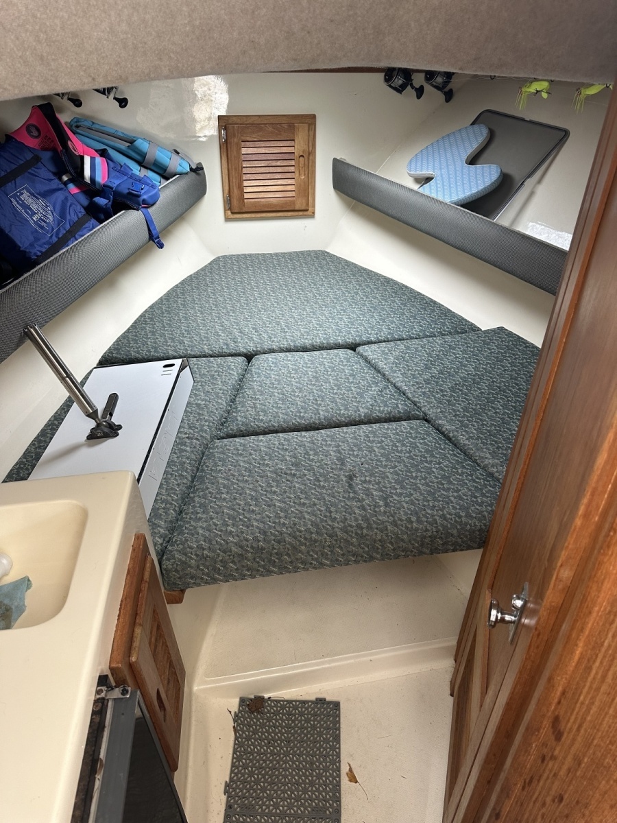 2000 Albemarle 280 Express Fisherman