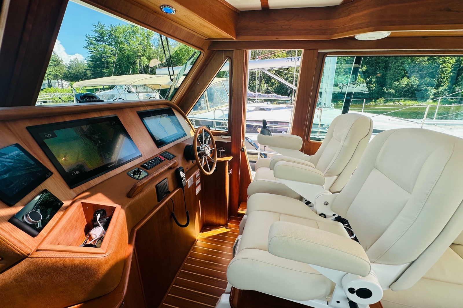 2025 Sabre 48 Salon Express