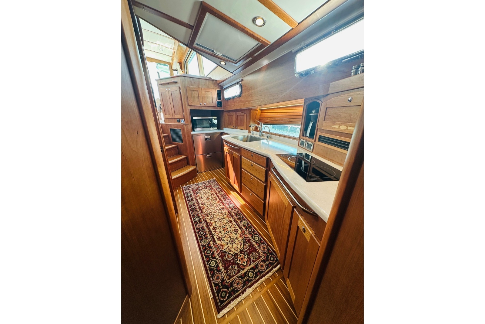 2025 Sabre 48 Salon Express
