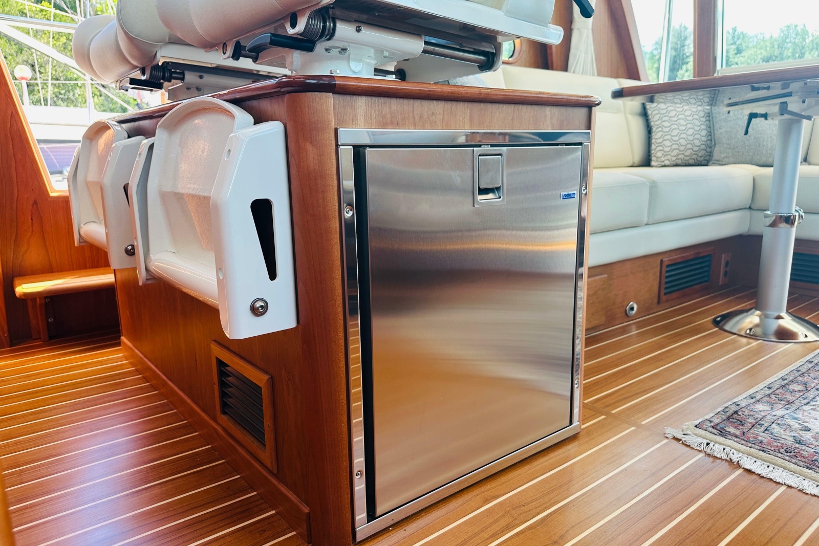 2025 Sabre 48 Salon Express