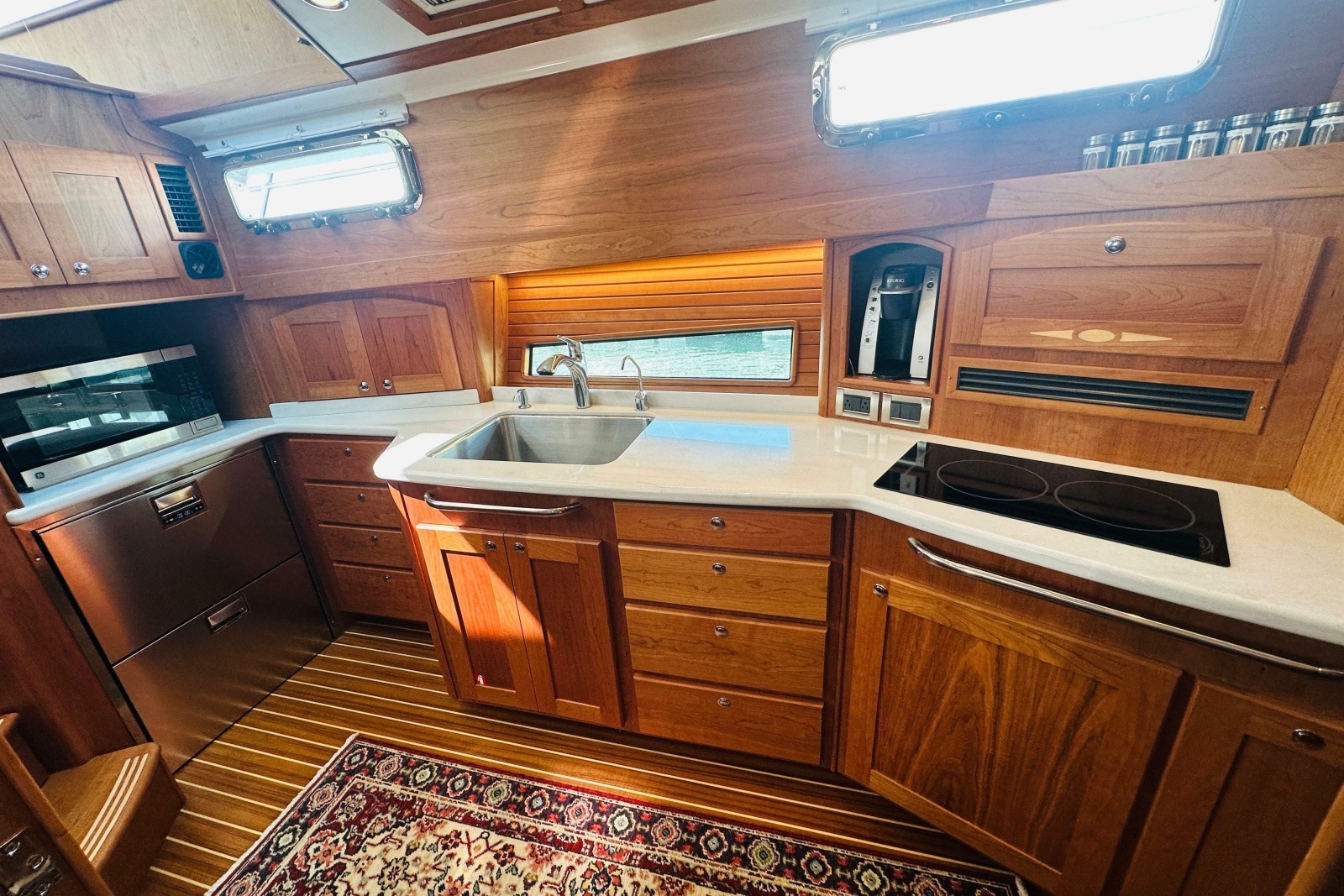 2025 Sabre 48 Salon Express