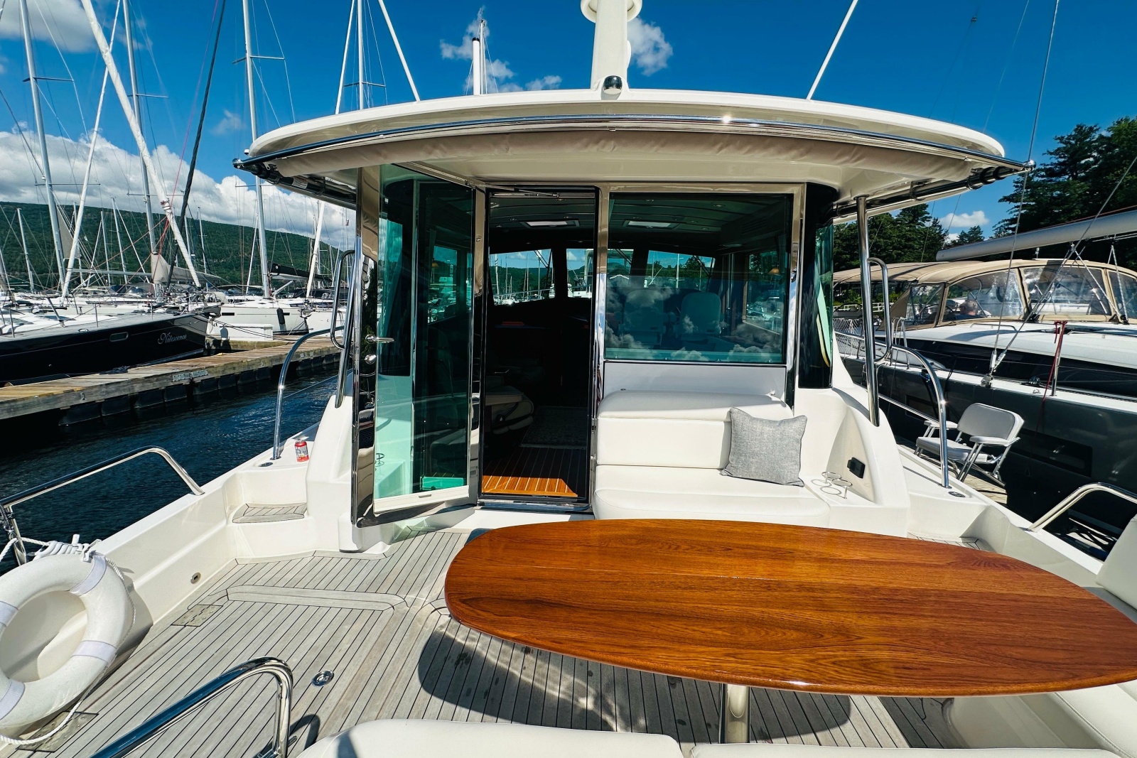 2025 Sabre 48 Salon Express