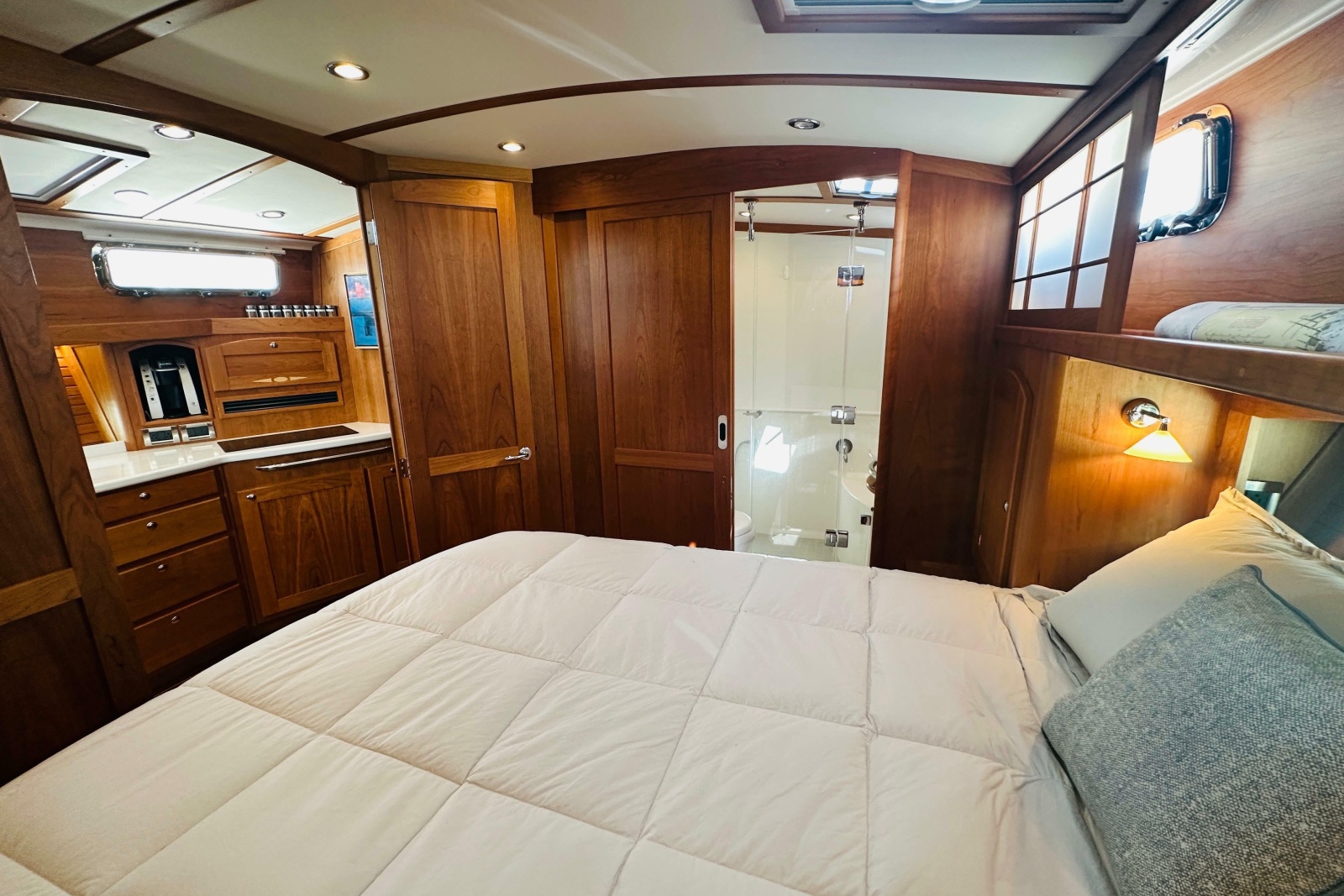 2025 Sabre 48 Salon Express
