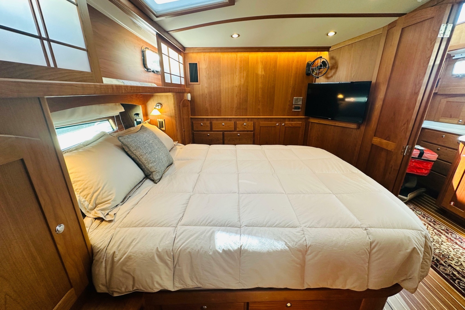 2025 Sabre 48 Salon Express