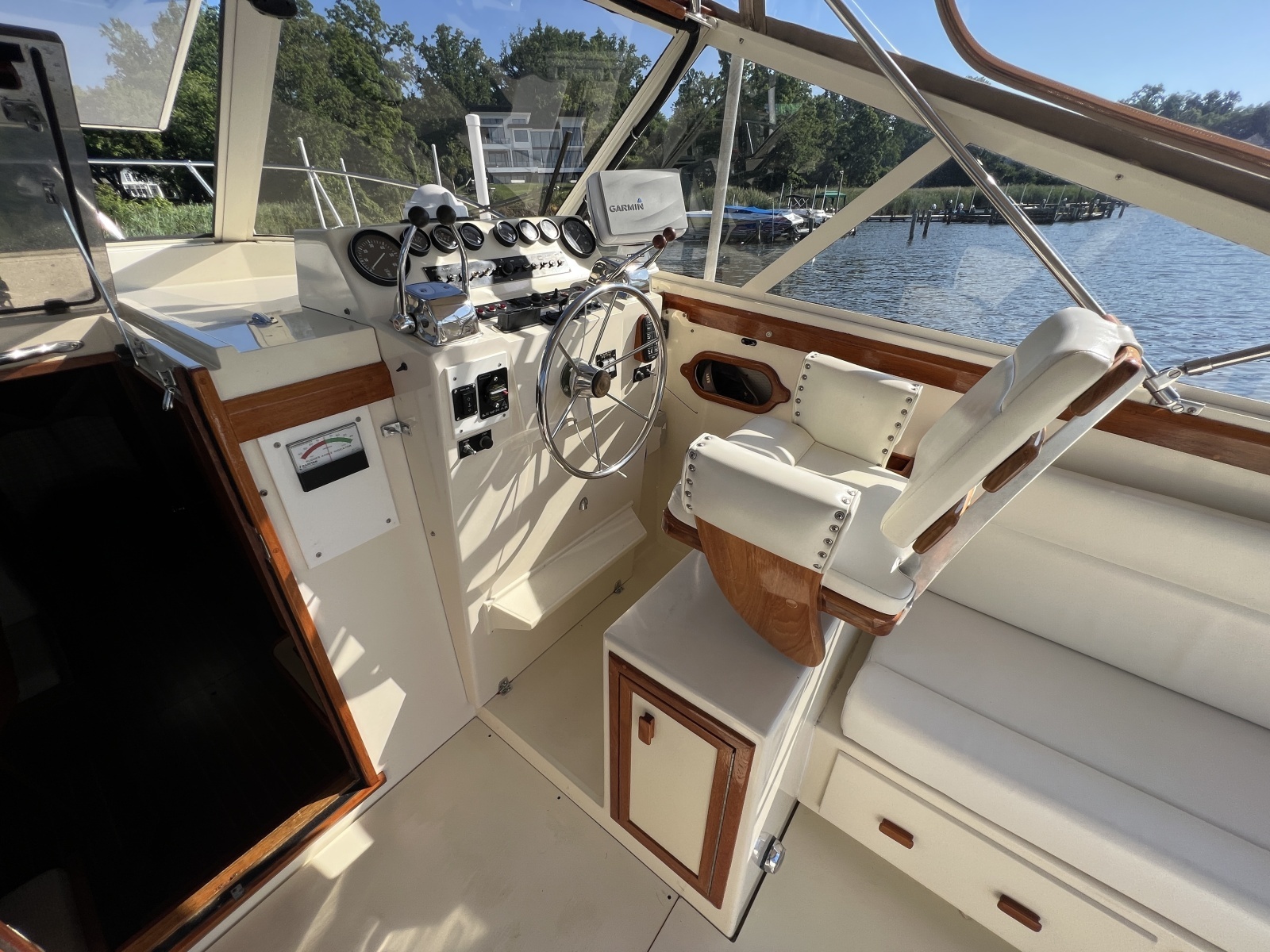 1985 Viking 35 Express