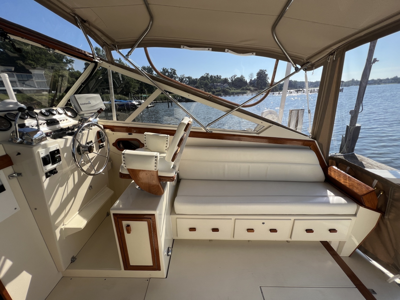 1985 Viking 35 Express