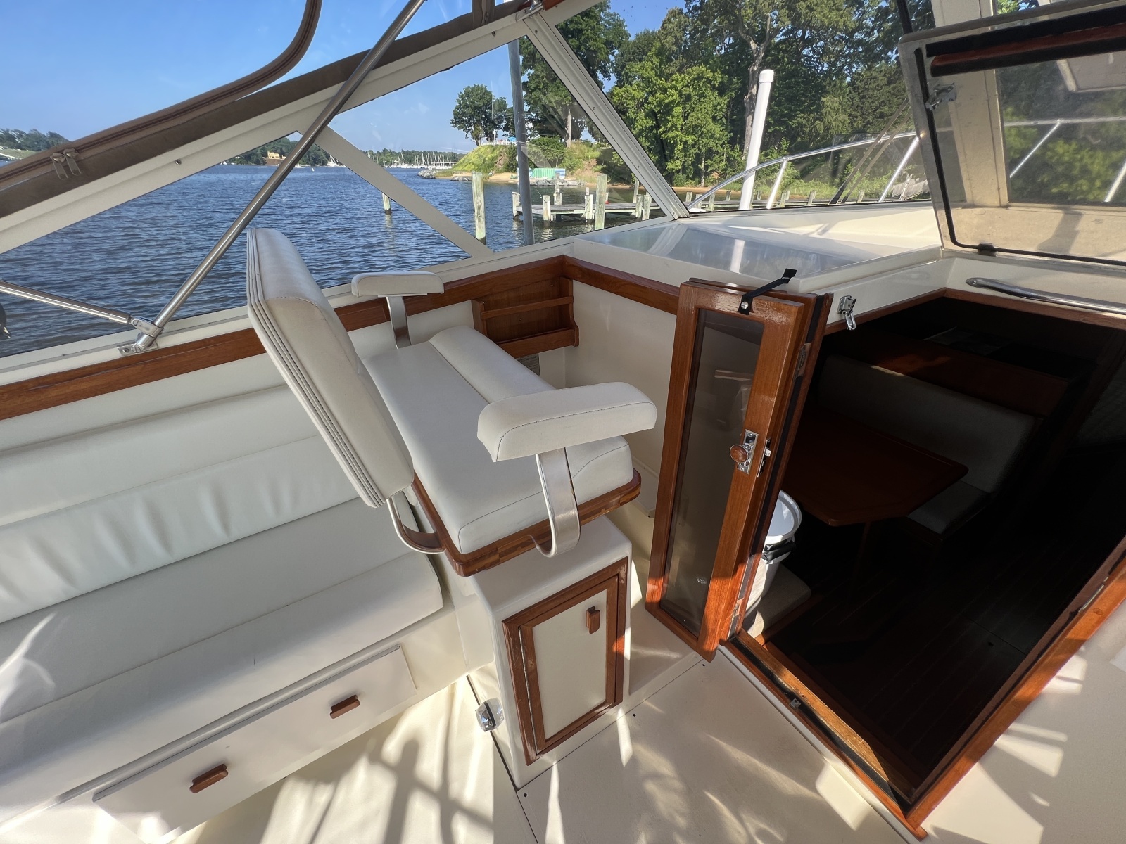 1985 Viking 35 Express